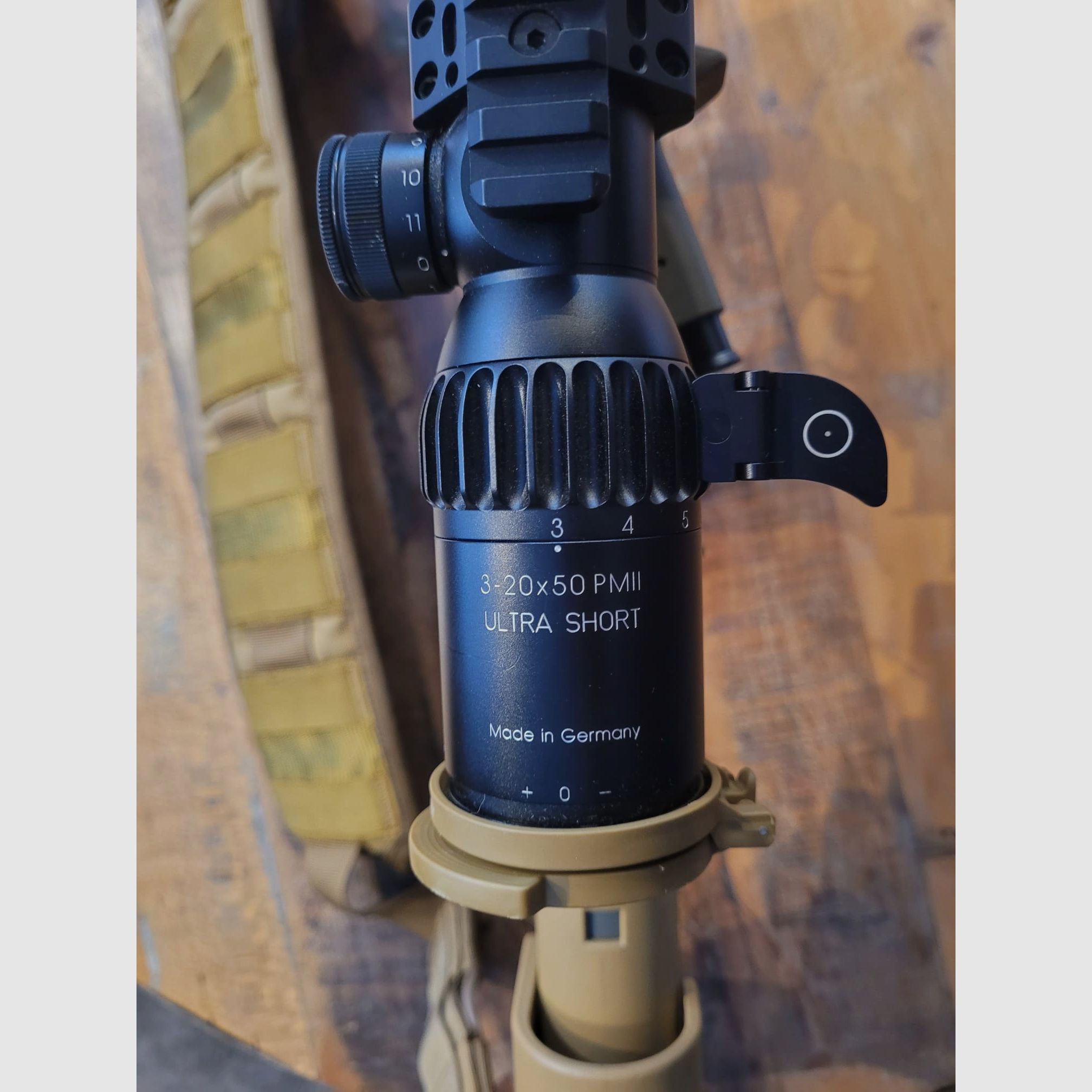 H&K Selbstladebüchse Mod. MR308A3 (RAL8000) 20 mit Anbauteilen G28 10 Schuss Magazin und Schmidt & Bender 3-20x50 PMII Ultra Short & div. Zubehörteile