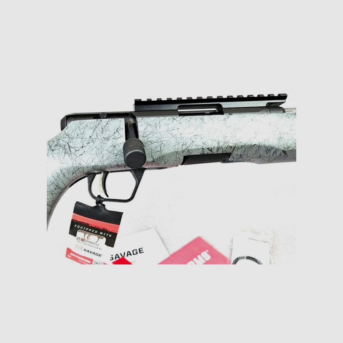 Savage Arms B22 Timberlite avec trou de pouce