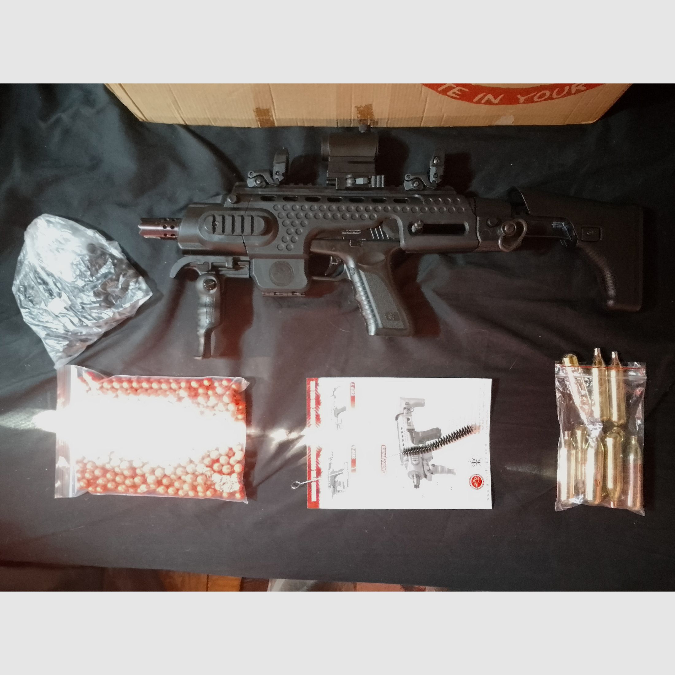 RAM Cal .43 Combat (Glock) + 4 Magazine + Aps Caribe Action Conversion Kit T1-Socom Visier und Zubehör Co2 Rubberballs Paintballs