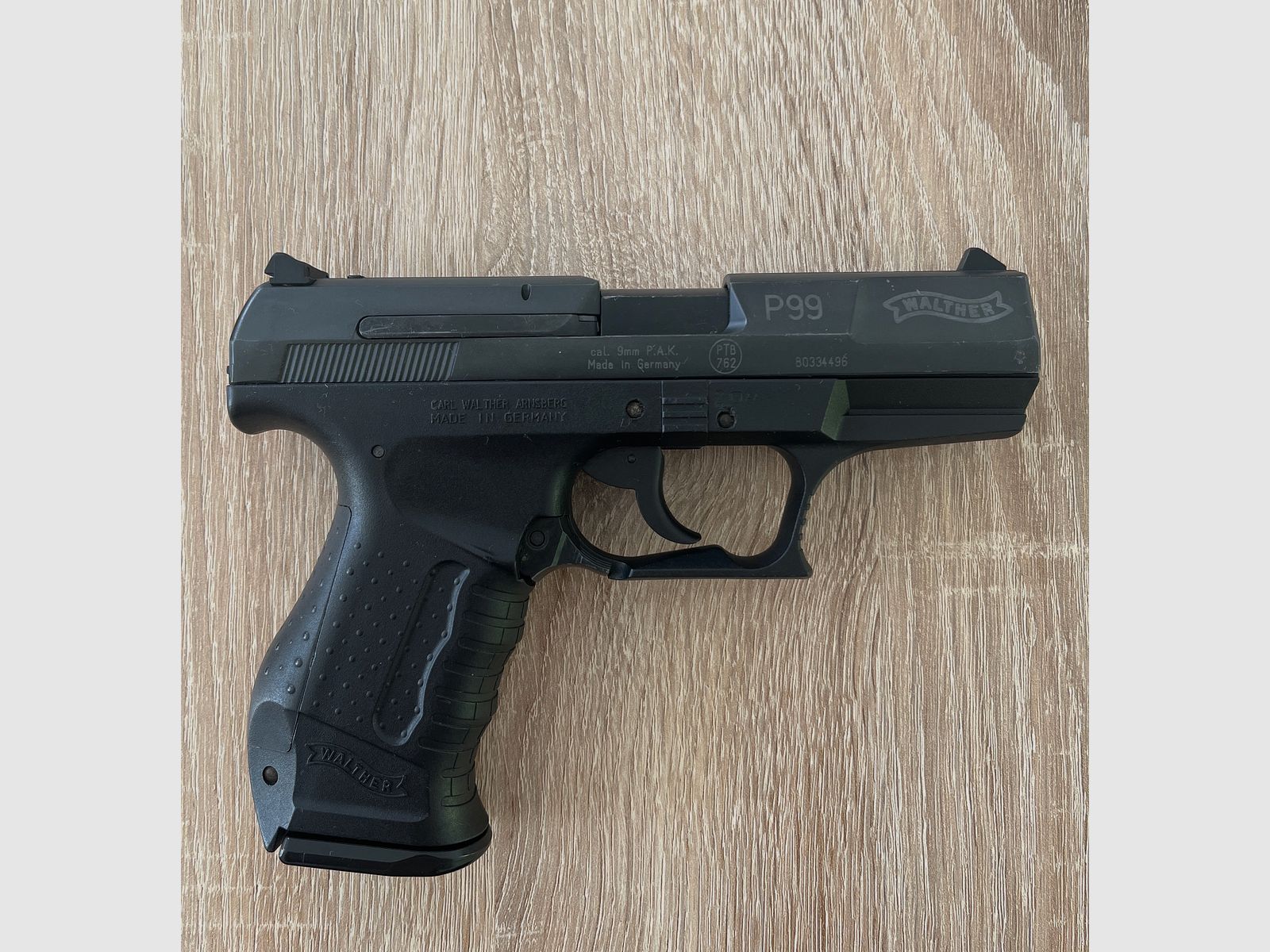 Walther P99 - 9mm P.A.K. - pistola de fogueo