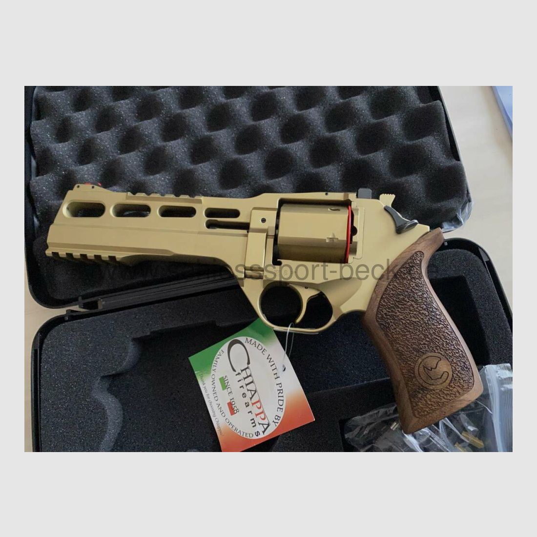 Chiappa Rhino Revolver 60DS (Gold PVD) 357MAG/6"BBL
