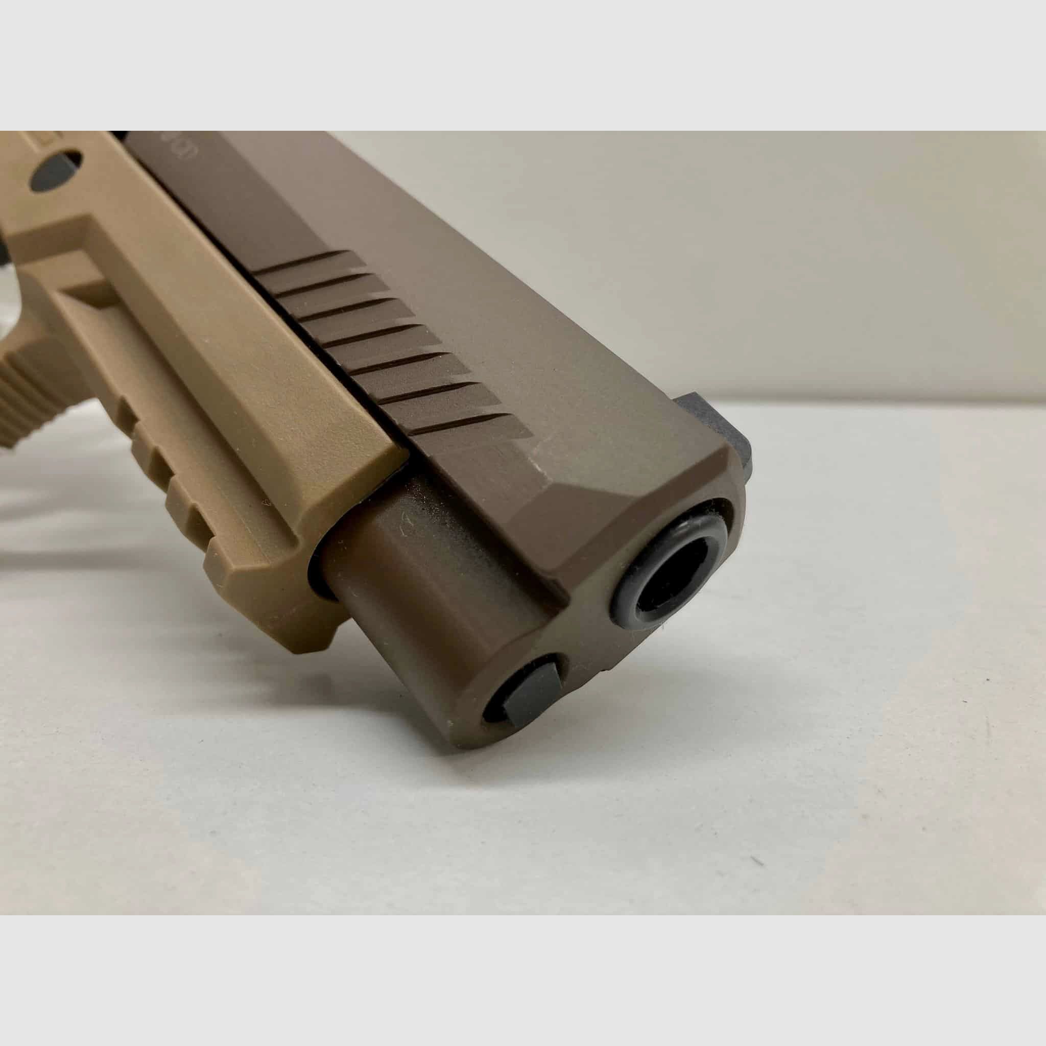 Sig Sauer P320 M17 Coyote OR