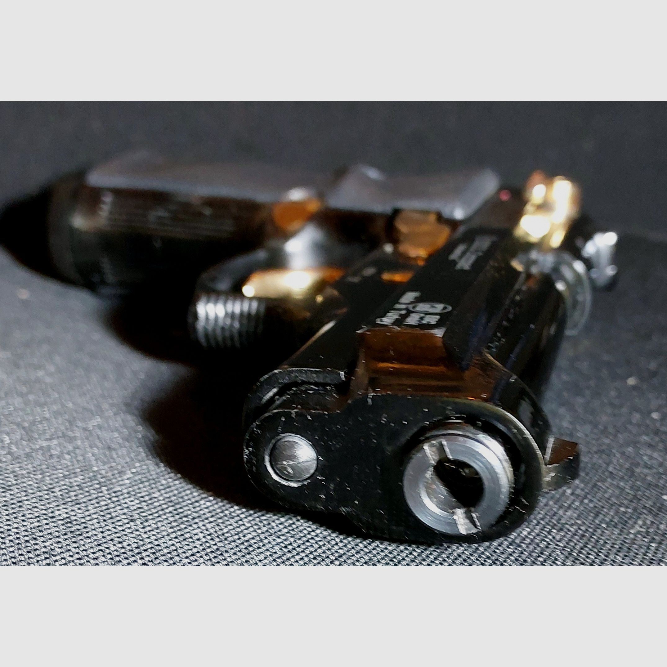 Pistola a gas Ekol Firat Compact in nero e oro, calibro 9mm P.A.K. (PTB 929)