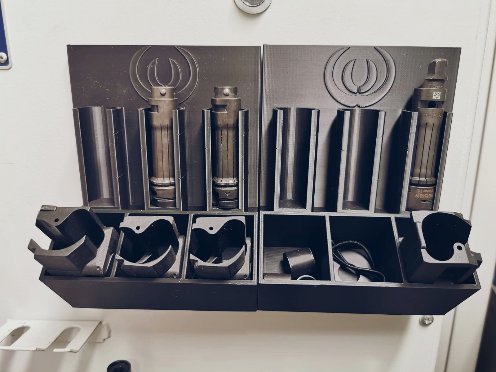 Magnetic magazine and bolt head holder - e.g. for Blaser R8 / R93