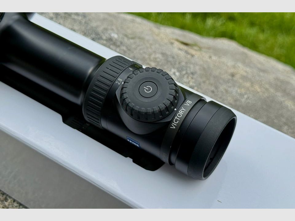 Telescopio Zeiss Victory V8 2.8-20x56