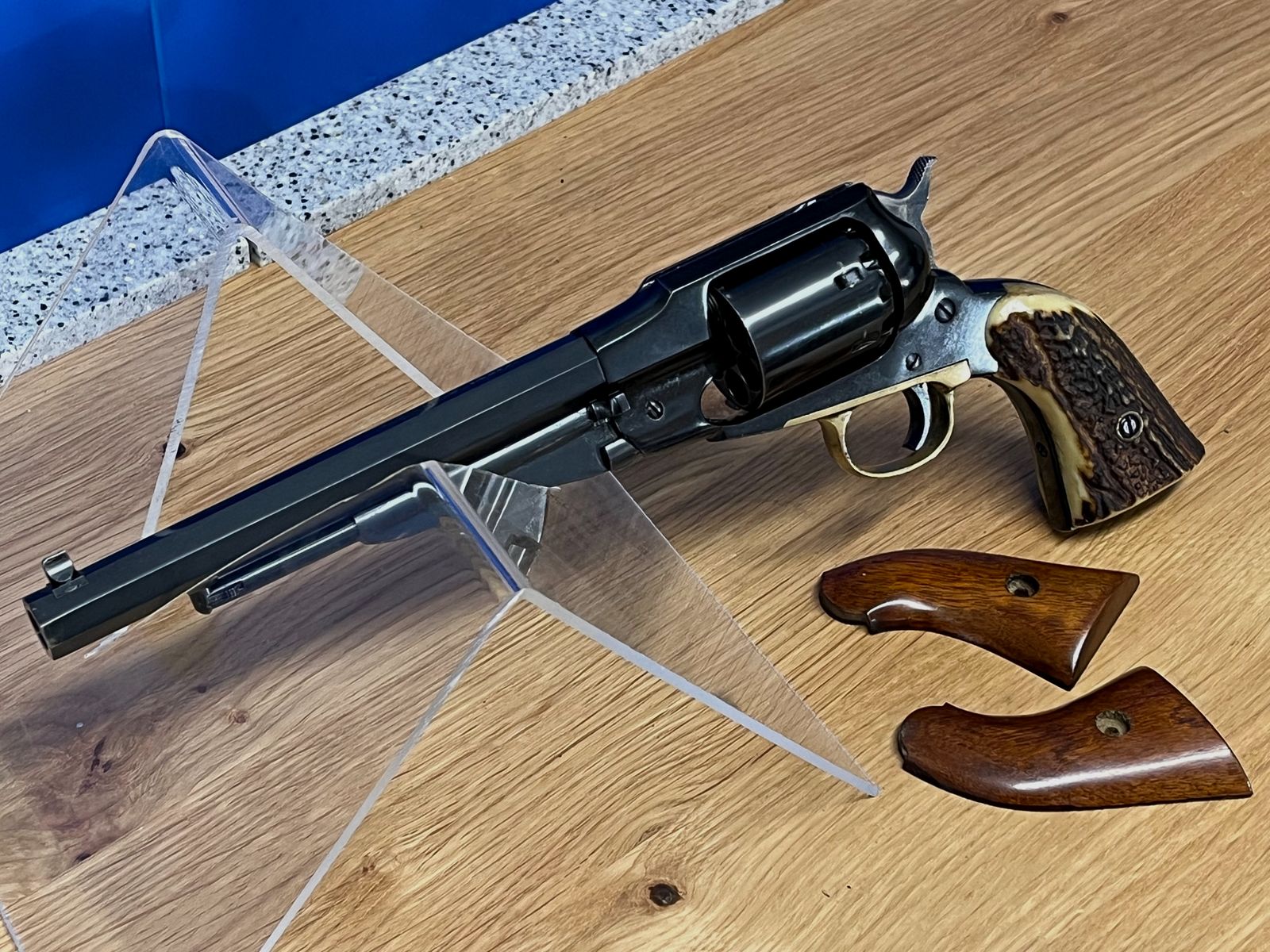 Vorderlader Revolver , Bild 1 von 5