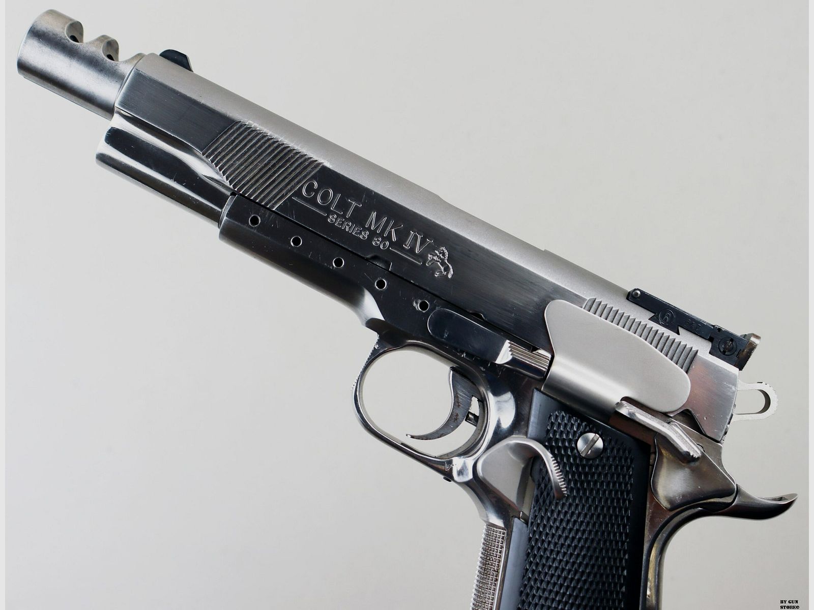 Pistolet Colt mod. MKIV Series 80 Custom cal. 45 HP n° de série SS44374, image 6 sur 11