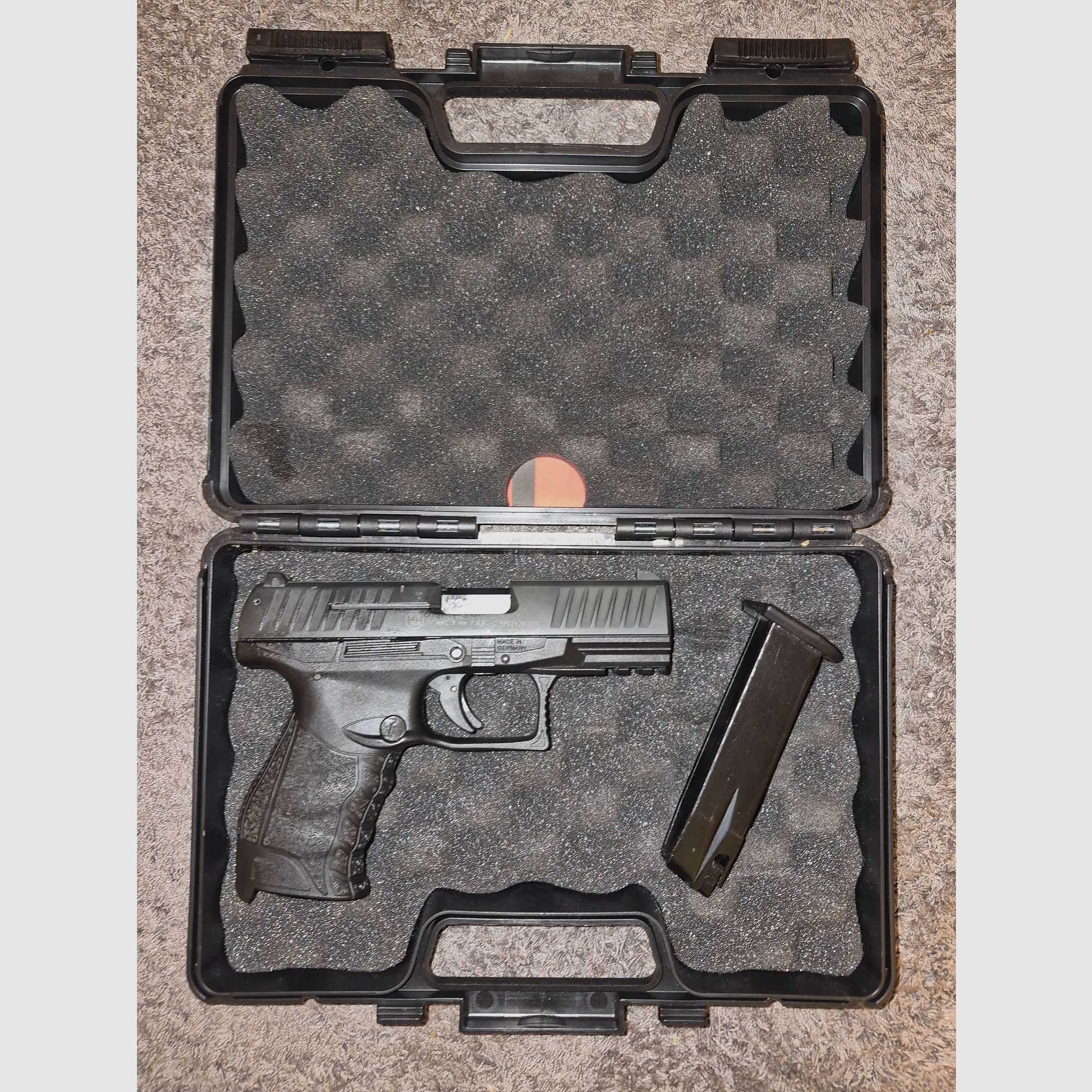 Walther PPQ 9mm P.A.K, Bild 2 von 2