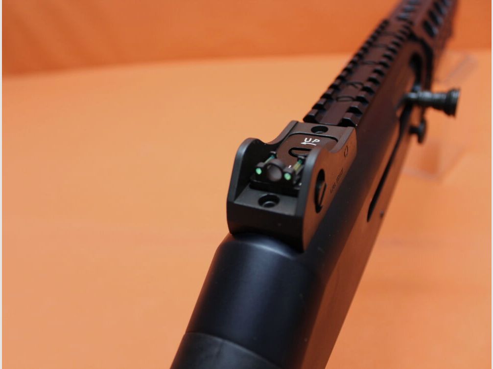 Benelli Ha.Flinte 12/76 Benelli M4 A1 TS Zwart 18,5" loop/ Multichoke/ telescopische kolf/ Picatinny (M4T-PRO)