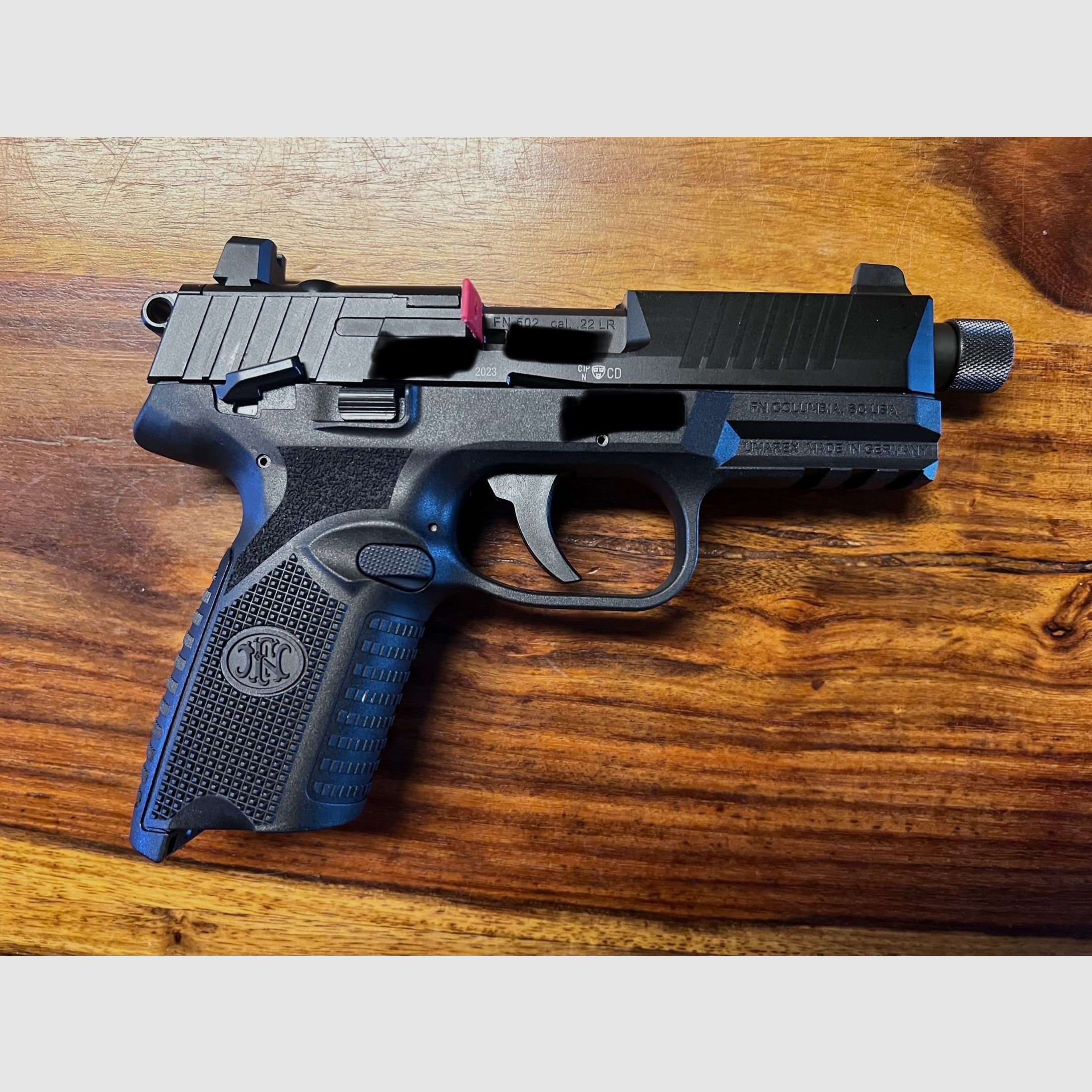 FN 502 (negro) + 7 cargador