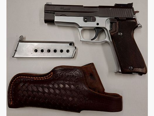 SIG SAUER DEFEKT Halbautom. Pistole SIG SAUER P220 Bicolor Schwarz/Silber im Kaliber .45ACP