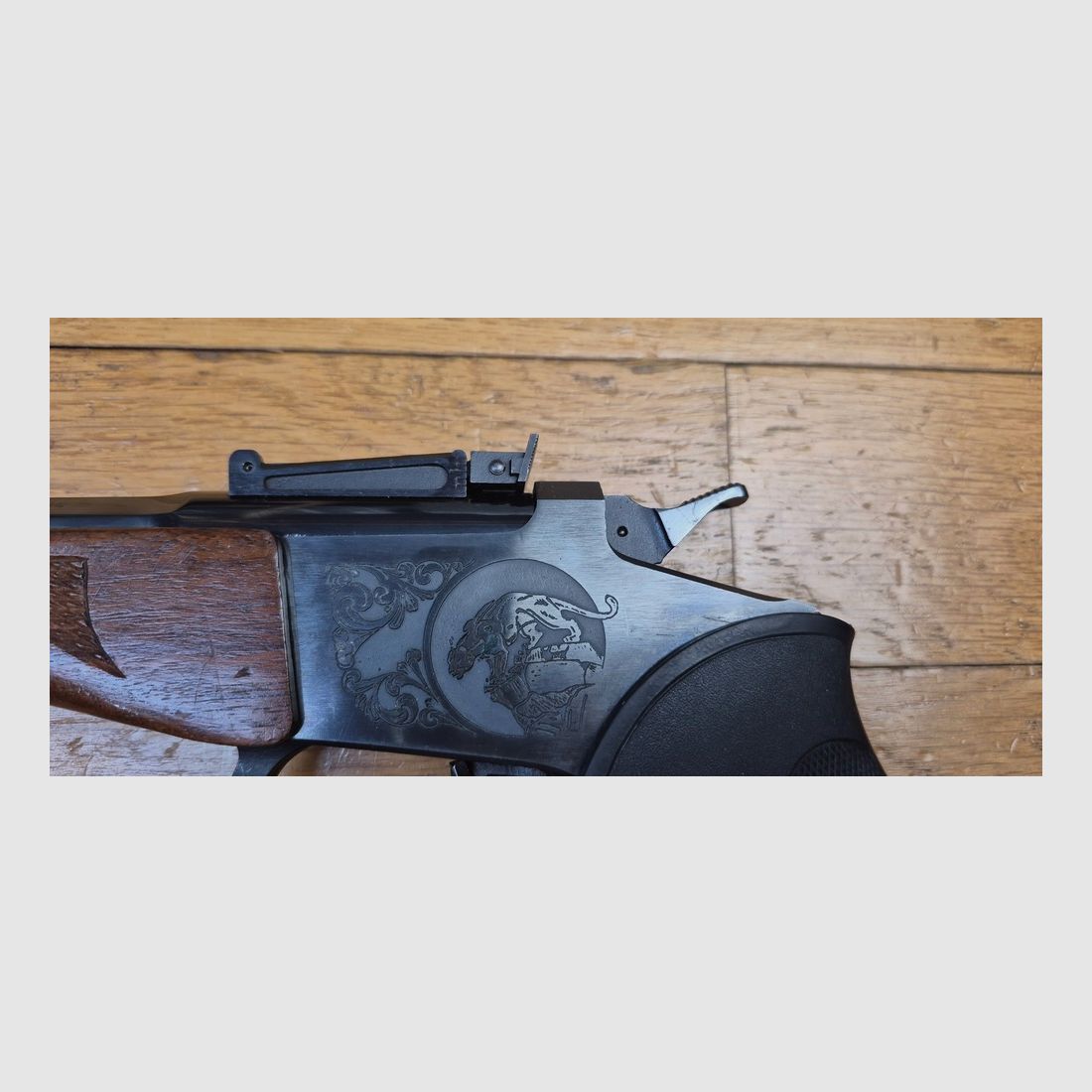 Redoutable Pistole Thompson Center – Modell Contender – Lauf 8 Zoll! – Selten im Kaliber 44 Magnum und 44 Special – Waffe von Rochester aus Ende 1972 – Gute Hölzer – Unverzichtbarer Pachmayr-Griff – Wunderschöner Lauf mit Mündungsbremse – Exzellente Mechanik und Abzug – Schöne Trainings- und Präzisionswaffe – TBE/TBE+, Bild 7 von 29