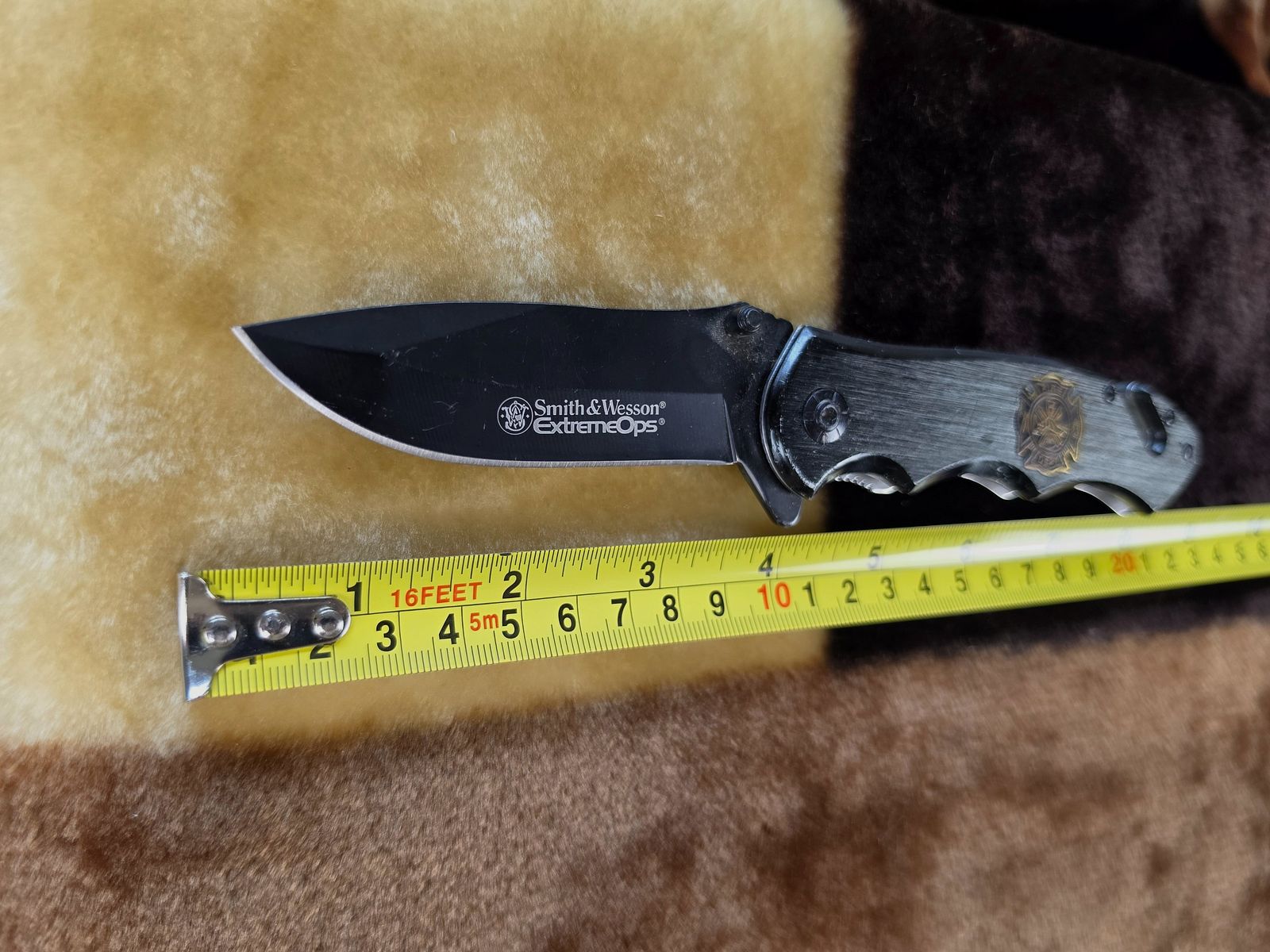 Smith & Wesson ExtremeOps Taktisches Feuerwehr-Rettungsmesser mit Gurtschneider & Glasbrecher, Bild 2 von 5