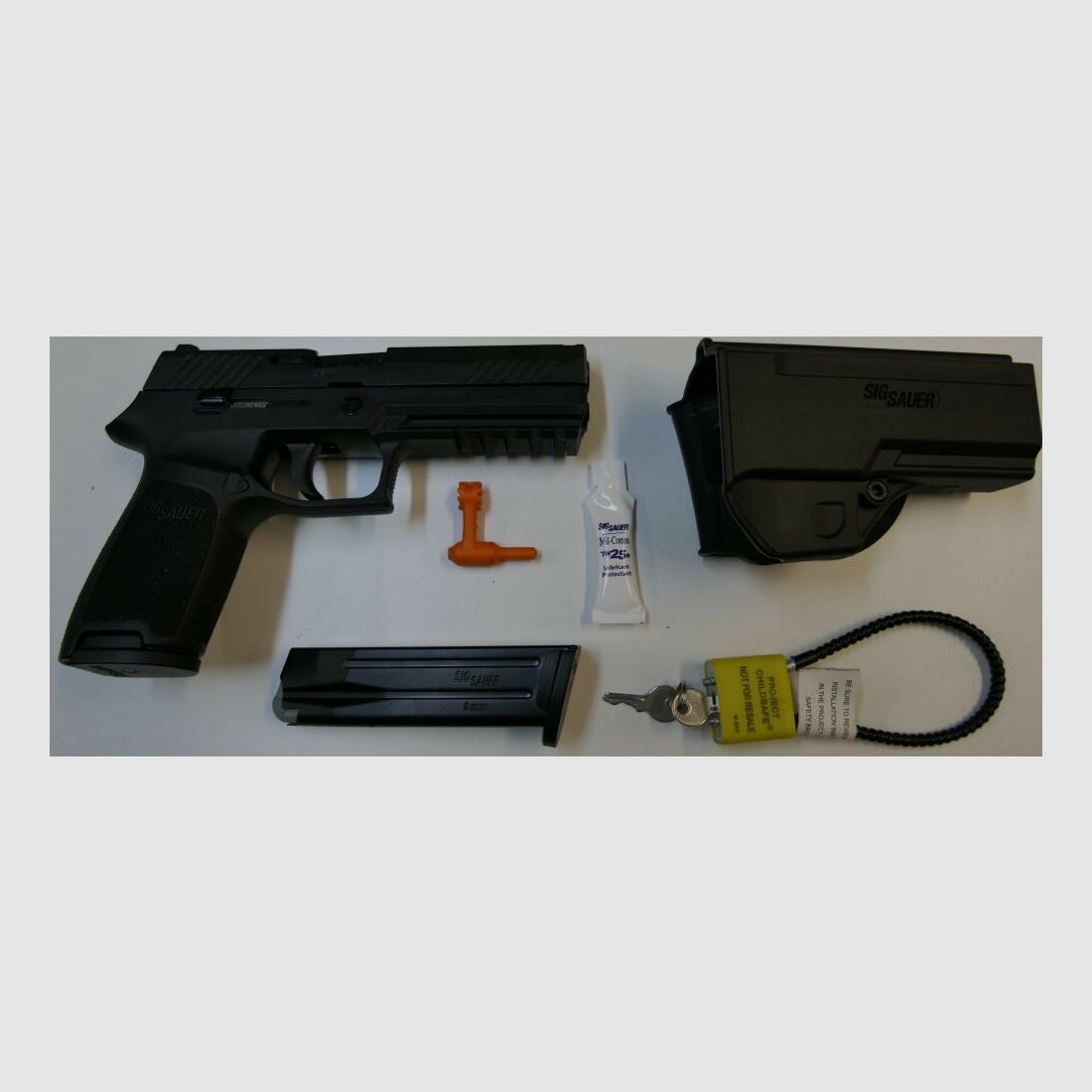 SIG SAUER Pistole SIG Sauer P320F im Kaliber 9mm Para (9x19) Inkl.Zubehör