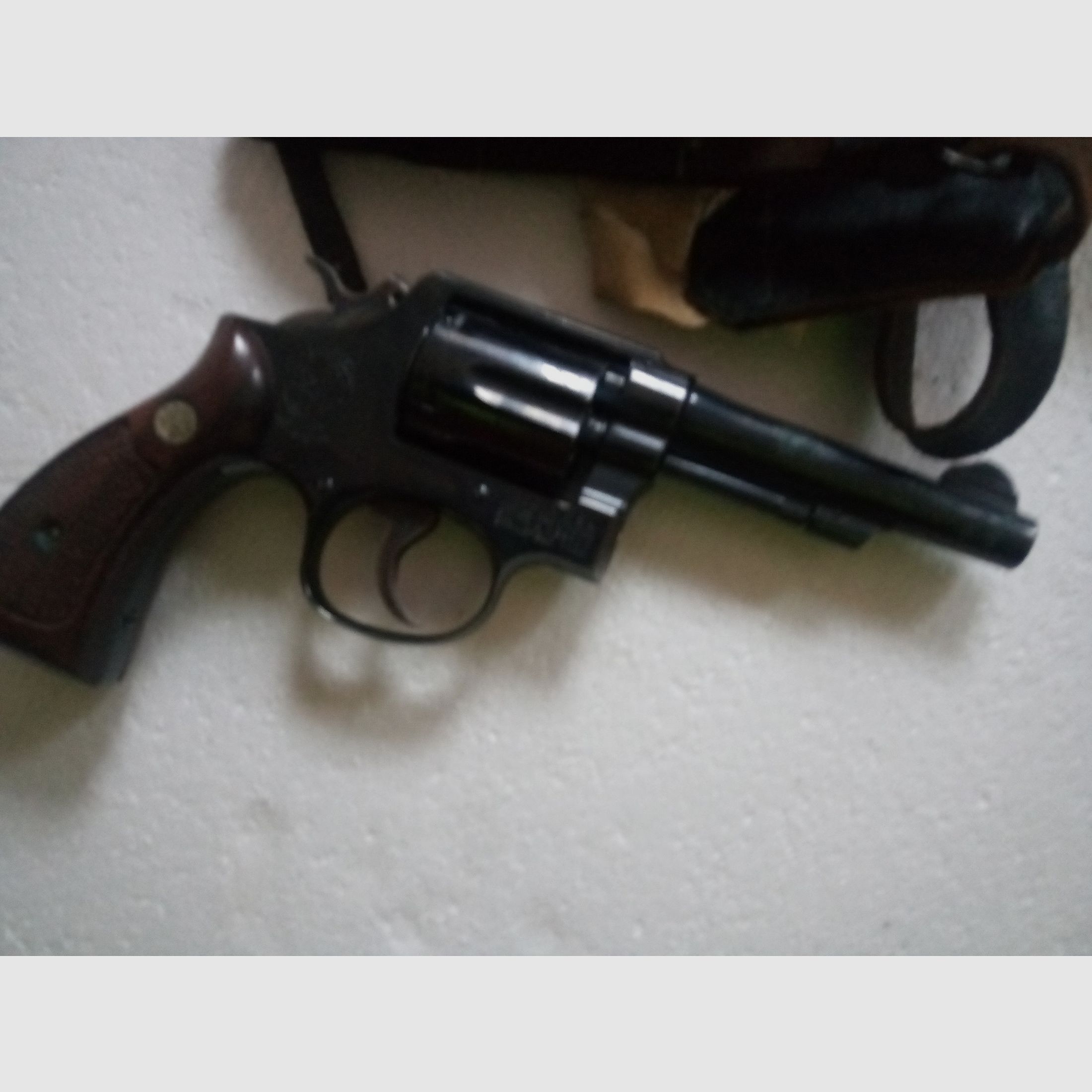 Revolver Smith & Wesson 38 special mit 179 Schuss Munition