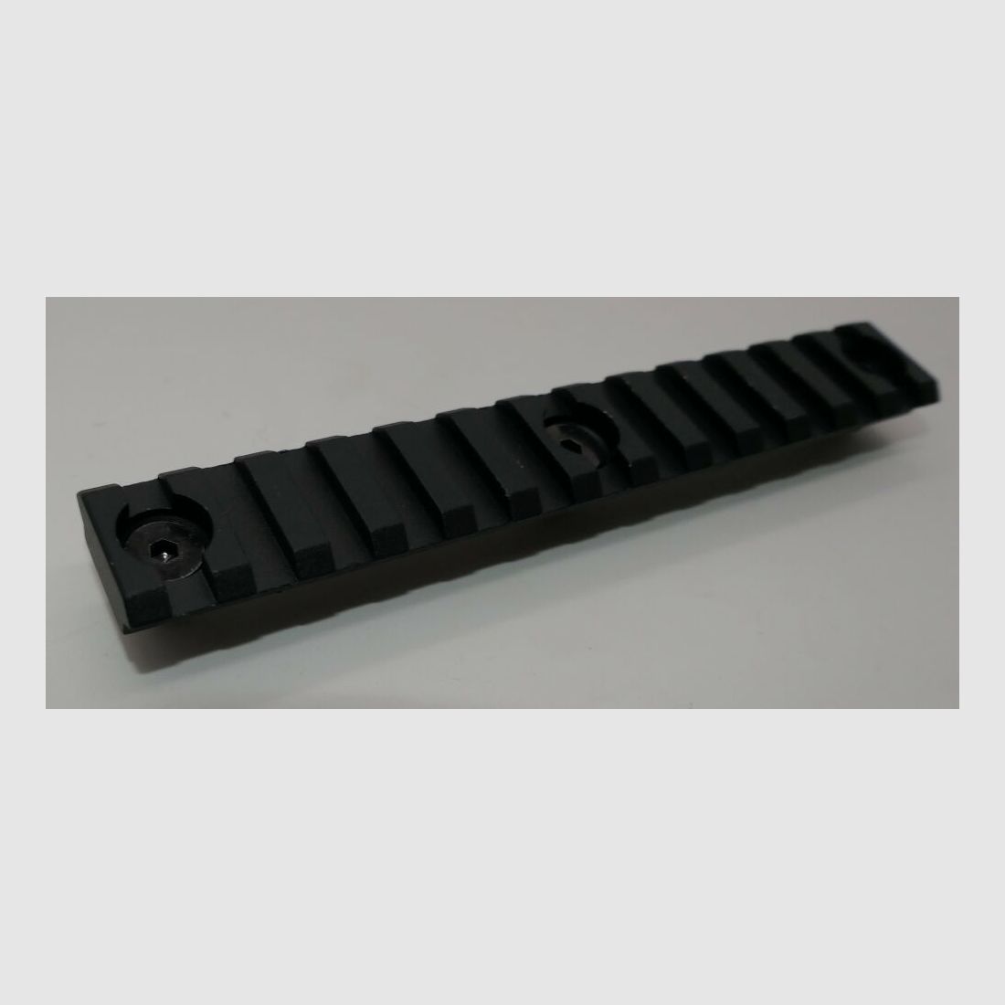 GWMH M-LOK RAIL Picantinnyschiene 13 Slots / 135mm