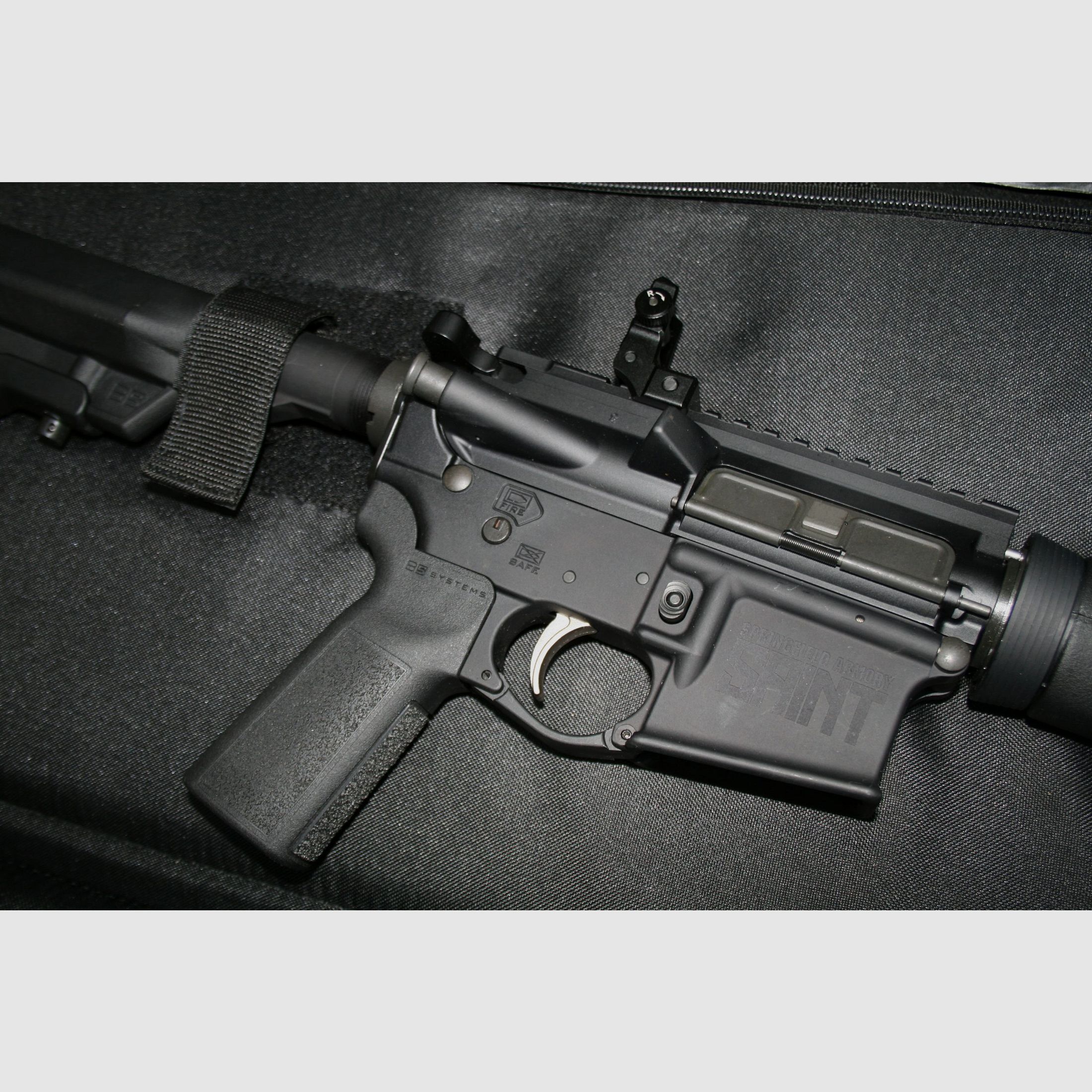 Springfield AR15 SAINT M-Lok Mid Length Nero 16 pollici Cal.223Rem, immagine 13 di 14