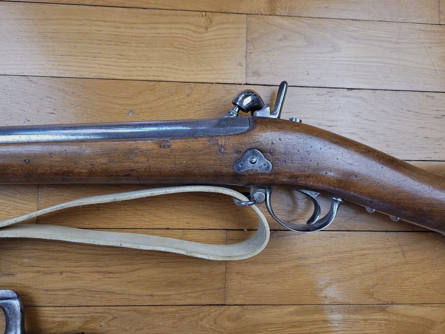 Très beau fusil modèle 1842 T (pas Tbis) – Manufacture Nationale de Tulle 1850 – baïonnette – bretelle – État excellent, image 17 sur 32