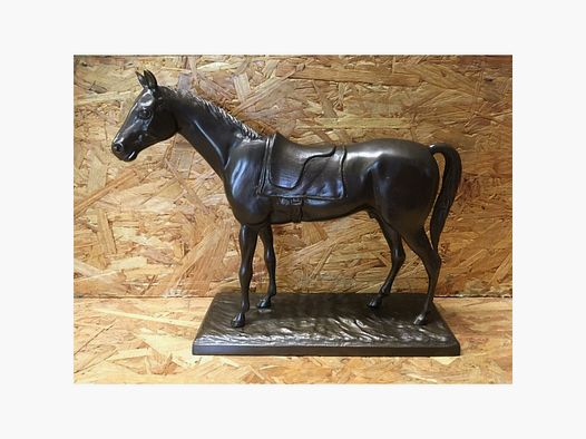 Lovergreen Bronzestatue Motiv gesatteltes Pferd