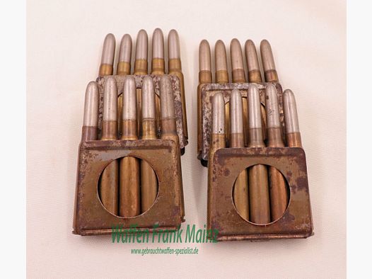 Deutsch Diverse Patronen im Laderahmen 8x57J