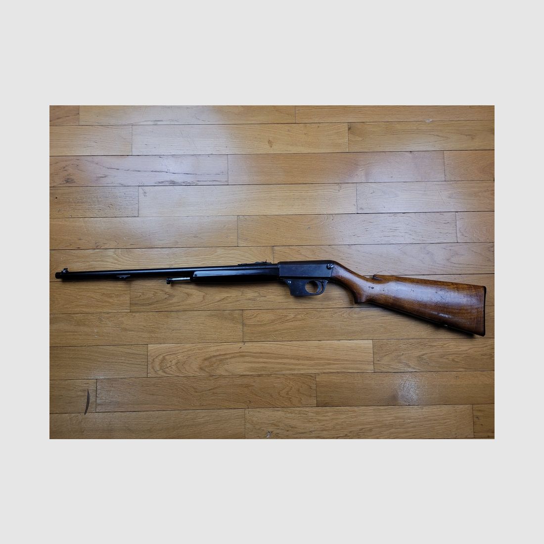 Mooie semi-automatische geweer Unique V49 – .22LR – magazijn – Wapenfabriek van de Pyreneeën – Hendaye – TBE, afbeelding 2 van 13
