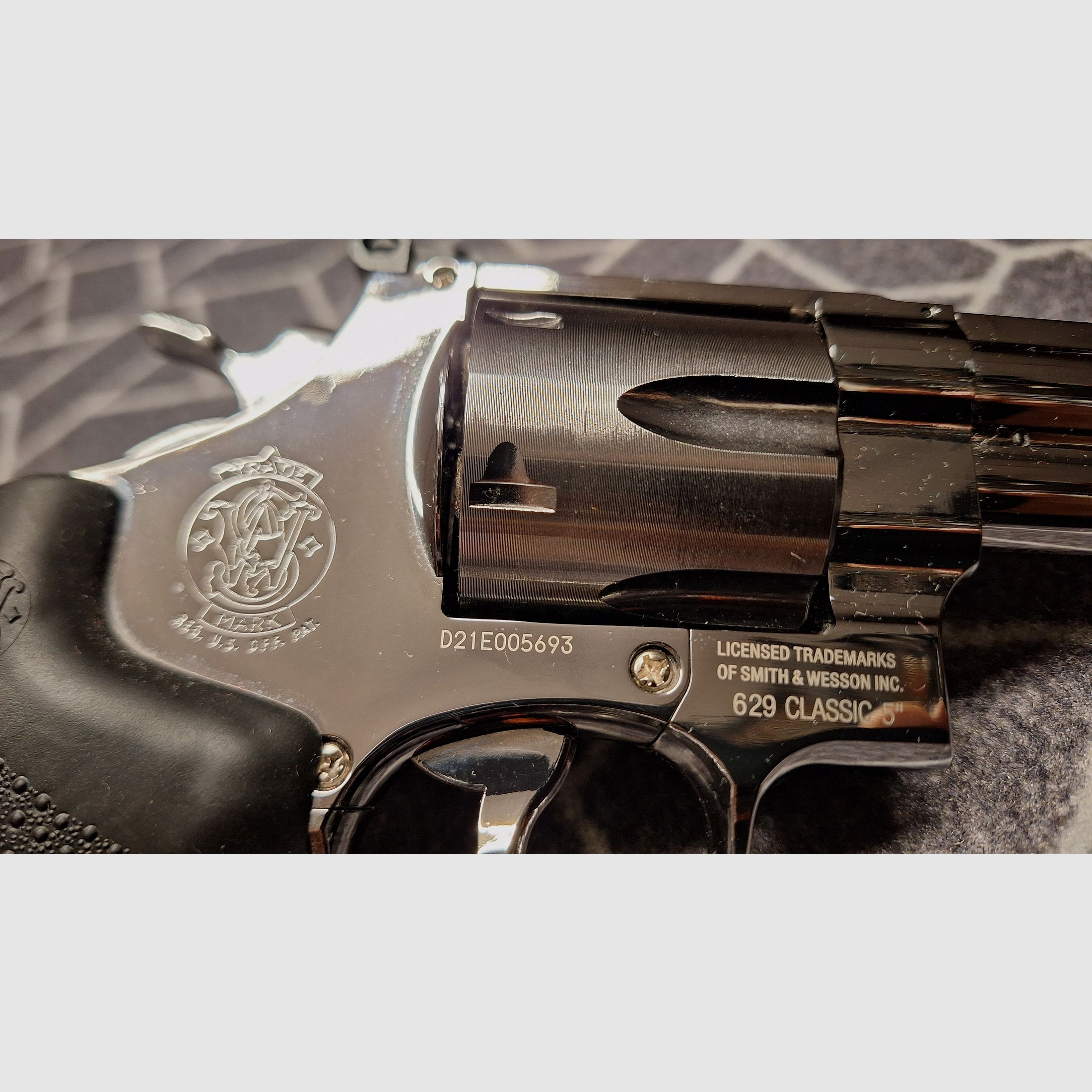 Smith & Wesson 629 Classic 5 Zoll Steel-Finish Co2-Revolver Kaliber 4,5 mm Diabolo NEU!