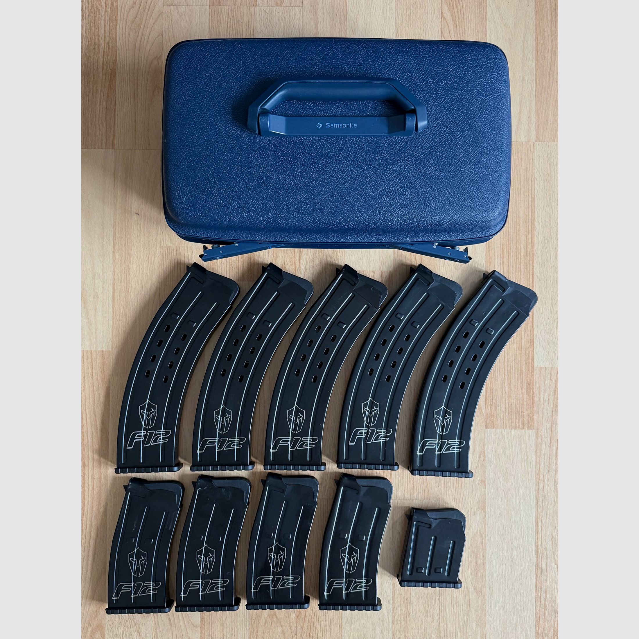 Typhoon F12 Maxi DC Satin escopeta semiautomática con cargador de caja