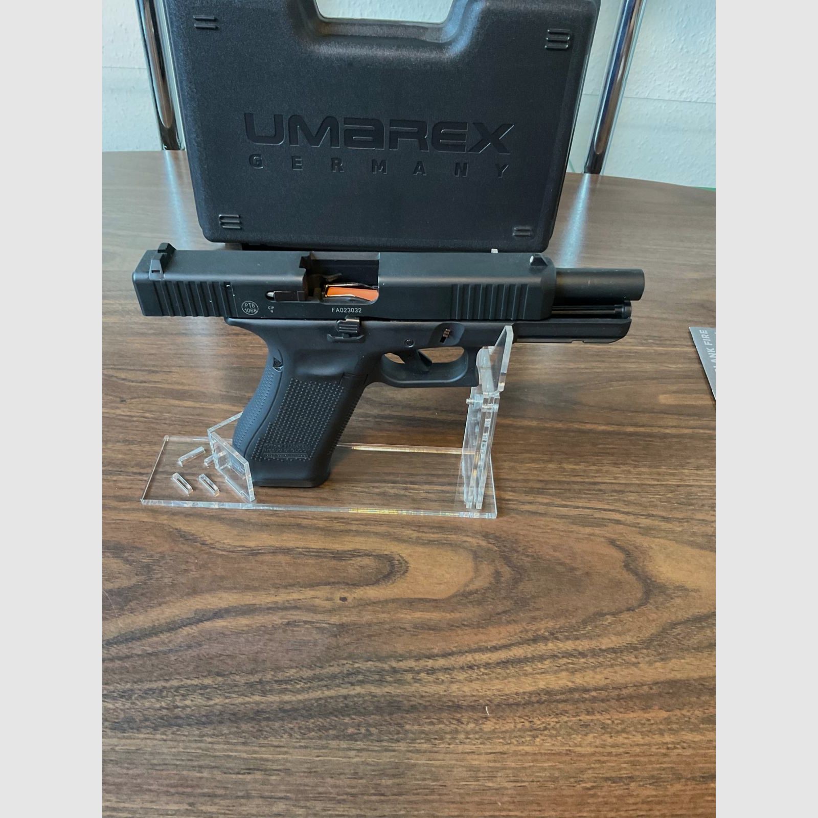 Glock 17 Gen5 blank firing pistol 9mm P.A.K. – Like new in full set