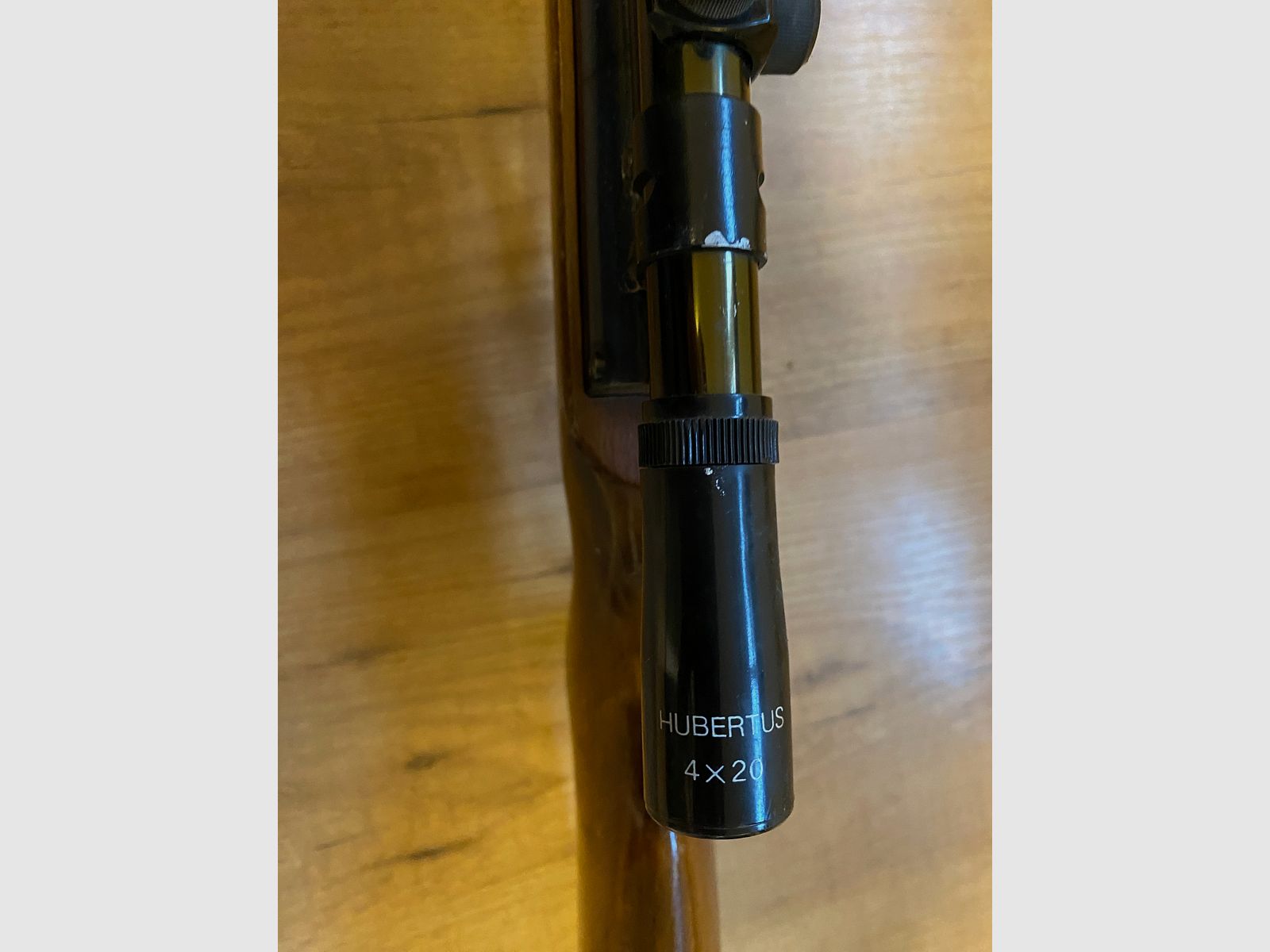 Weihrauch HW 35 mit F und Zielfernrohr der Marke Hubertus 4 x 20