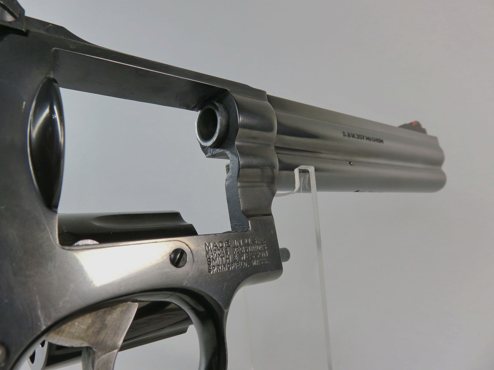 Revolver Smith & Wesson 586-2 | .357 Mag. | 6 inch | geblauwde afwerking | Nill-grip
