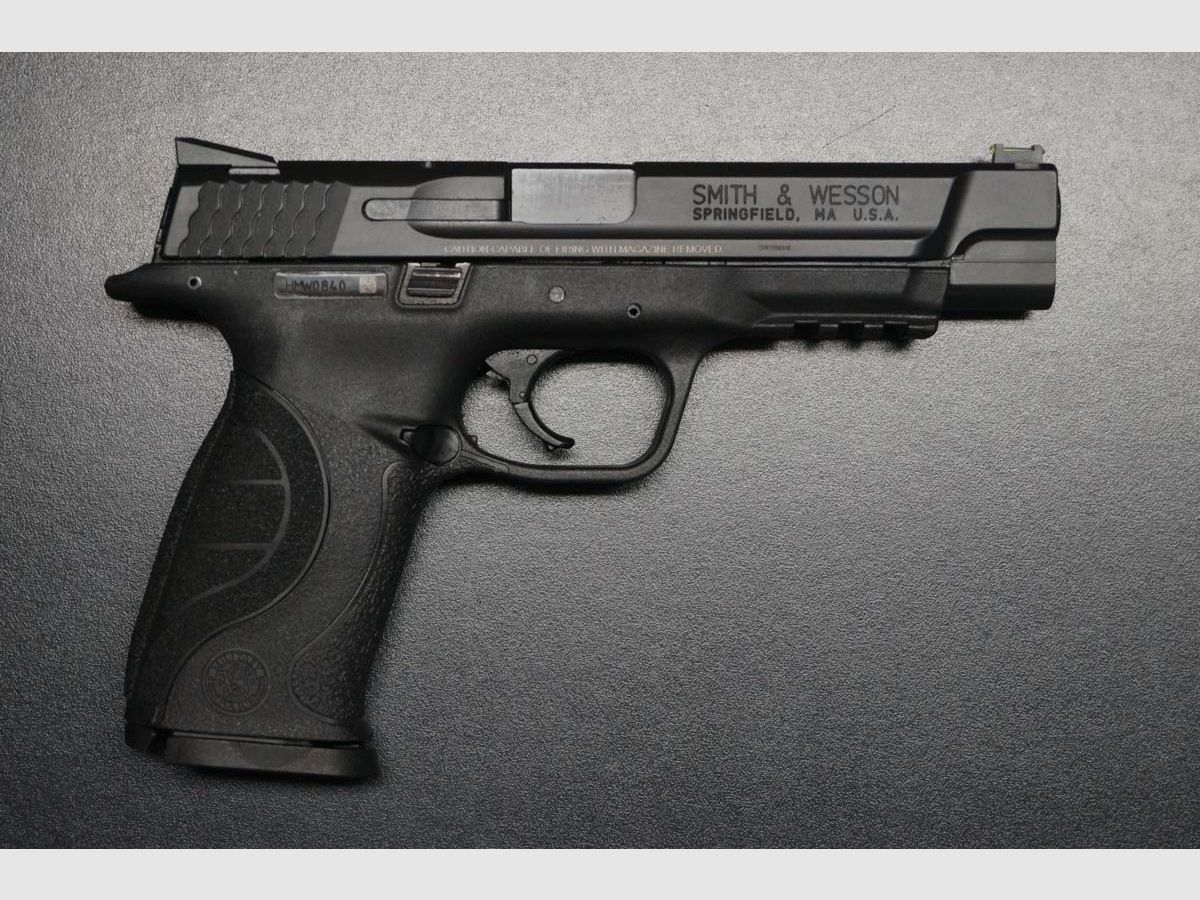 Smith & Wesson M&P40, Bild 1 von 6