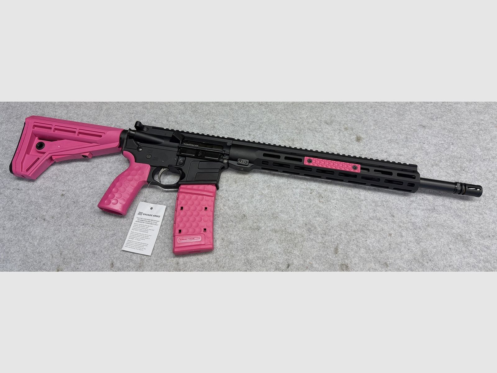 SAVAGE MSR-15 Recon Gen. 2 en calibre .223 Remington 16,75" canon Édition Pink Lollipop, image 1 sur 3