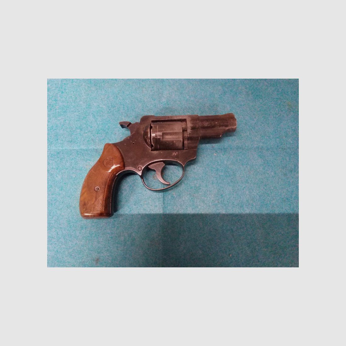 Biete einen Revolver Modell RG79.röhm.kaliber 9mm./380