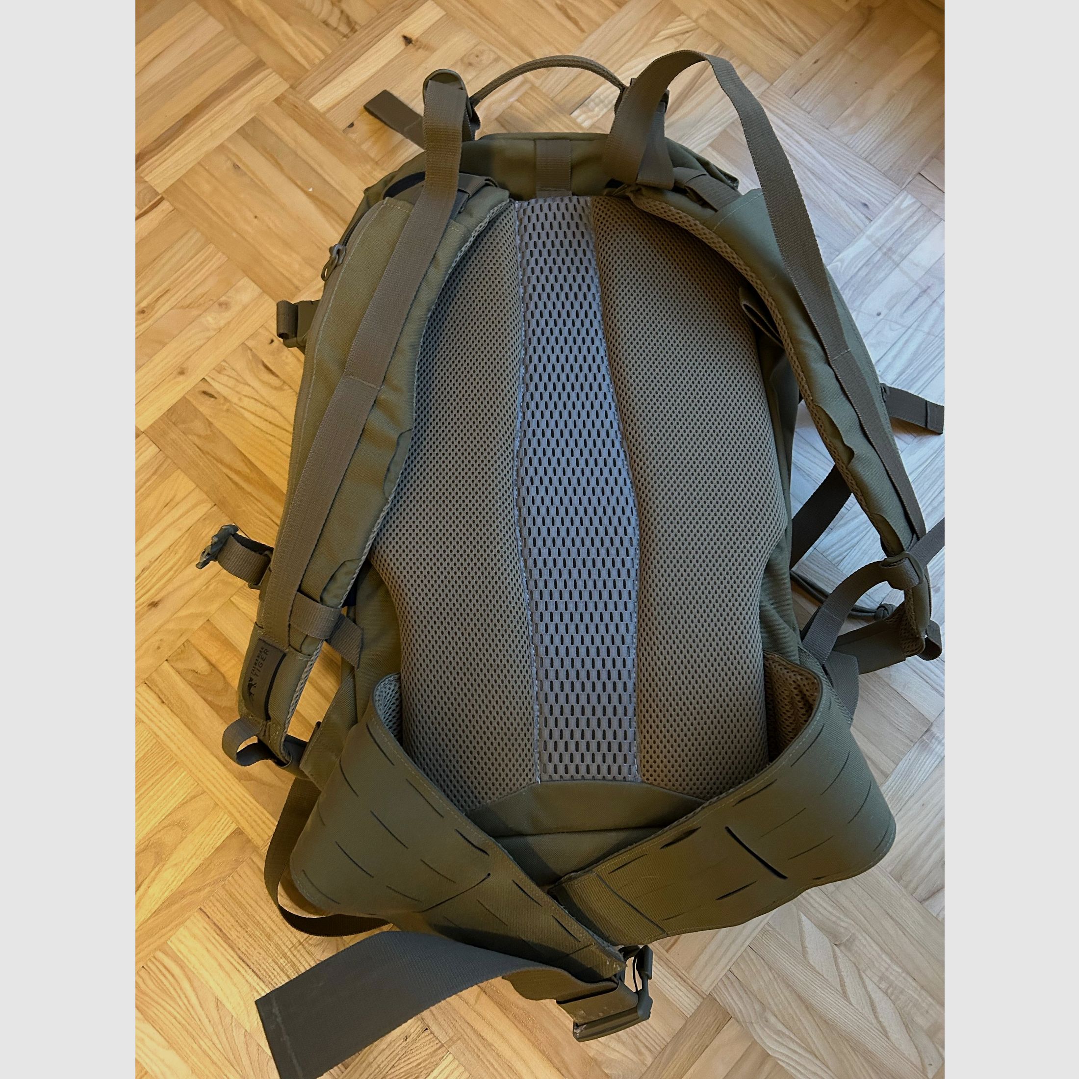 Tasmanian Tiger TT‑Radiopack – Coyote, leicht gebraucht