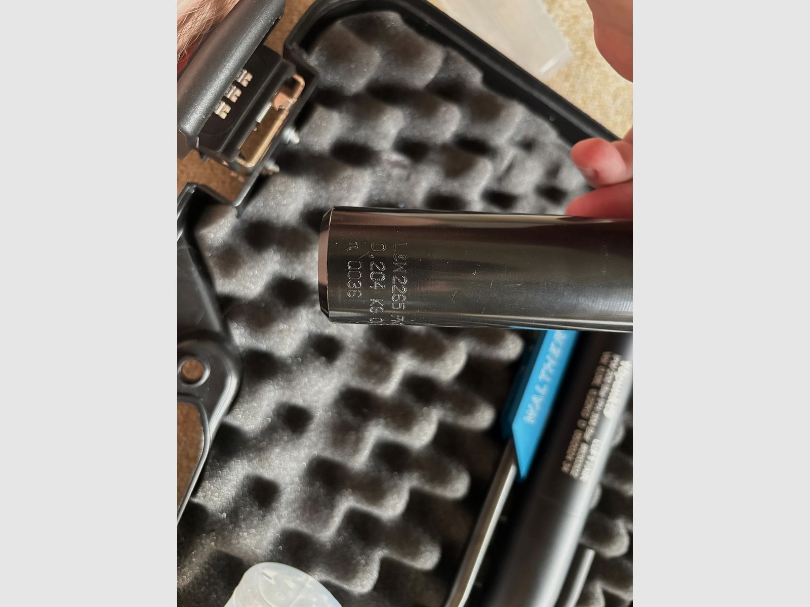 Walther LP 300 Luftpistole (Luft entweicht am Druckminderer)