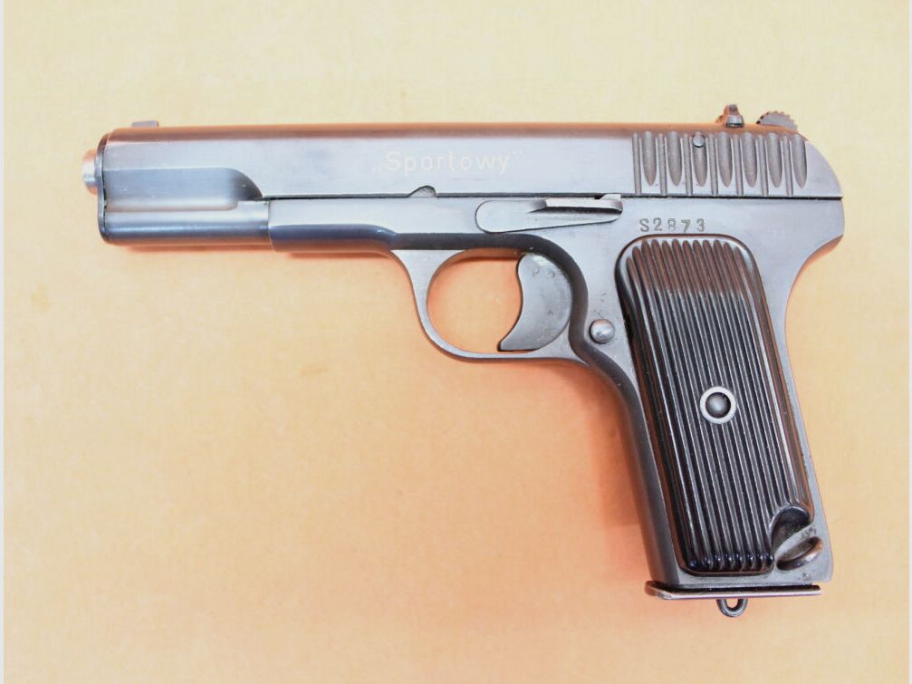 Radom Ha.Pistole .22lr Radom Tokarev TT-33 Sportowy Fabrikzeichen 11 im Oval mit Ladepatronen