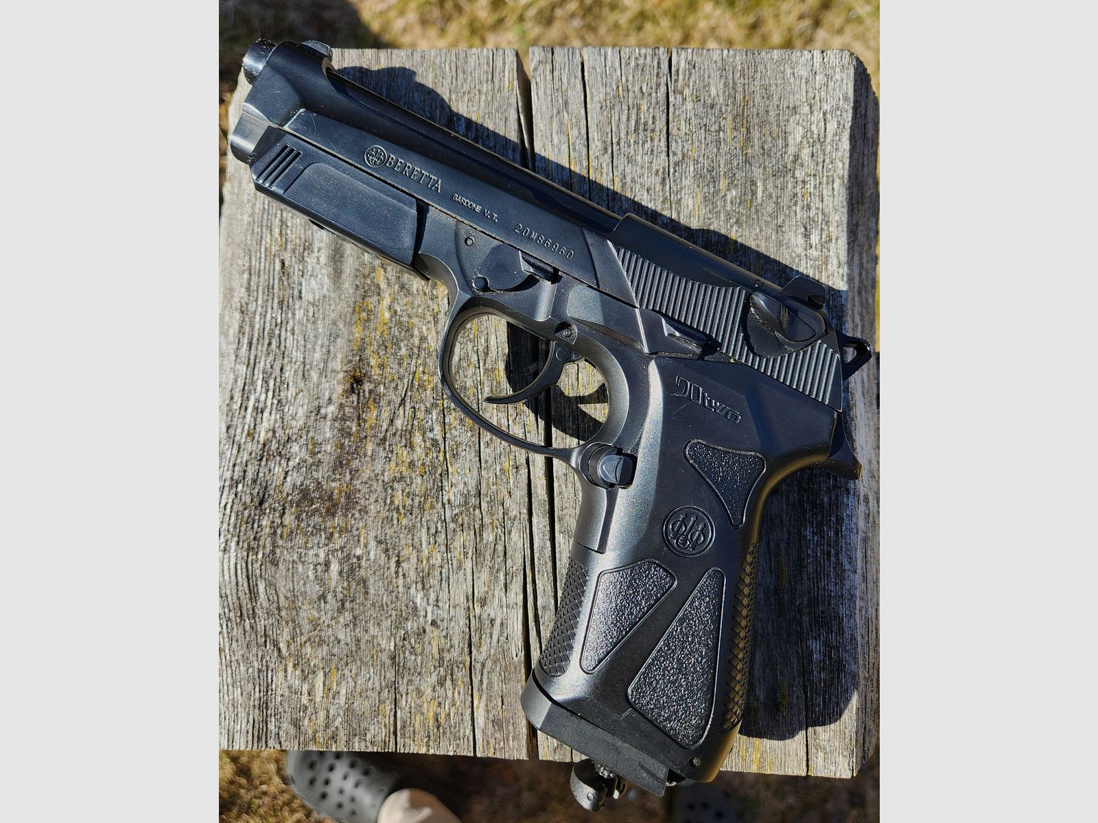 Airsoft SSR4, SSG69, Beretta M92 mit Zubehör und Plattenträger Set