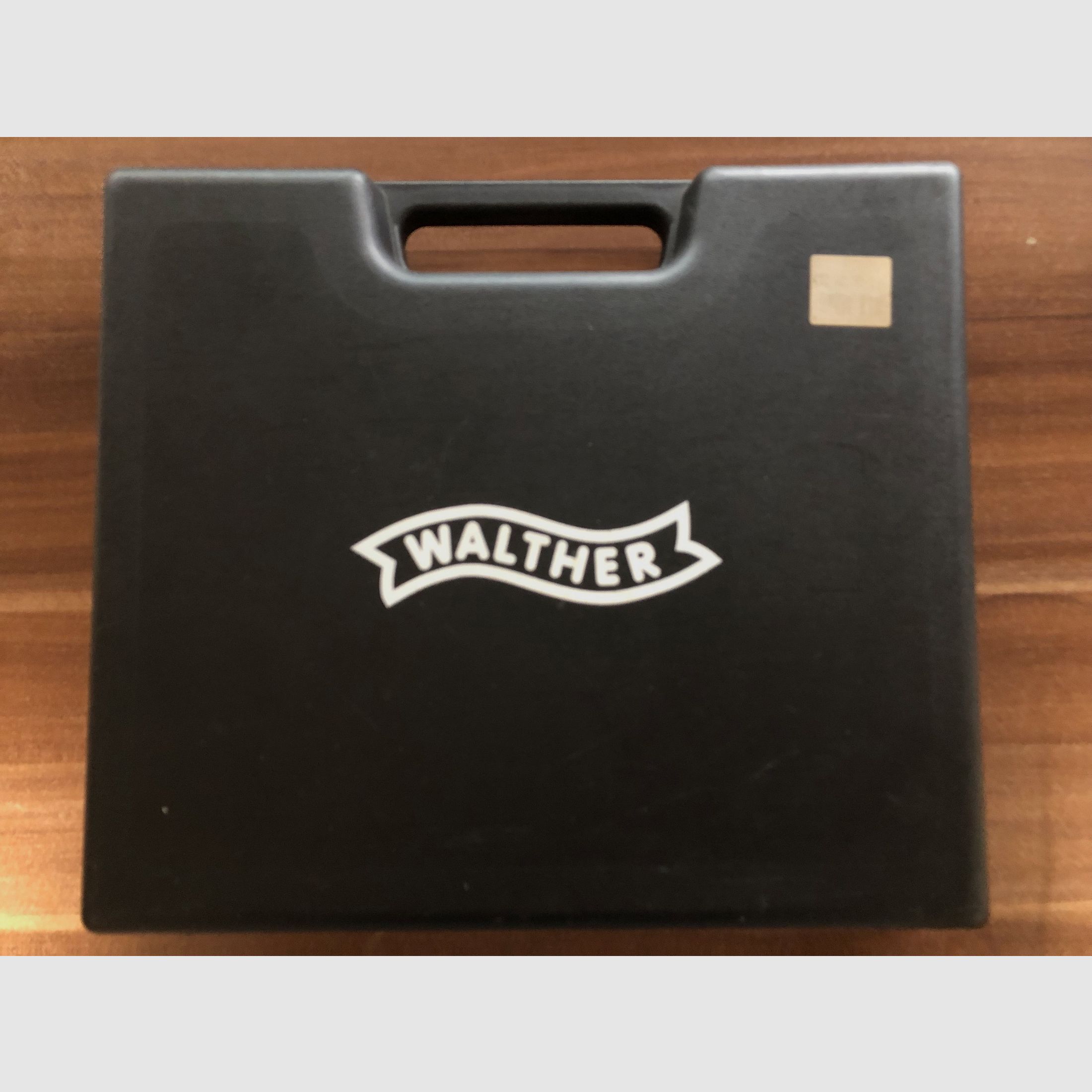Walther CO2 CP99 pistool als onderdelenhouder