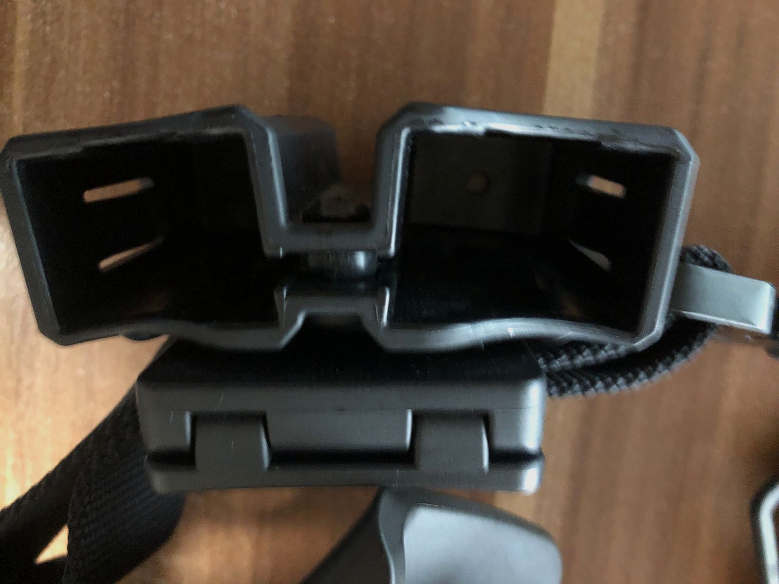 takticzne kabura na pas Model Black Hawk 2100298 z kieszeniami na dwa magazynki na pasku