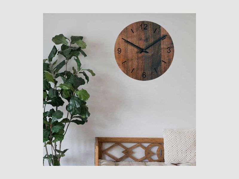 Wandklok Tempus van walnoot hout