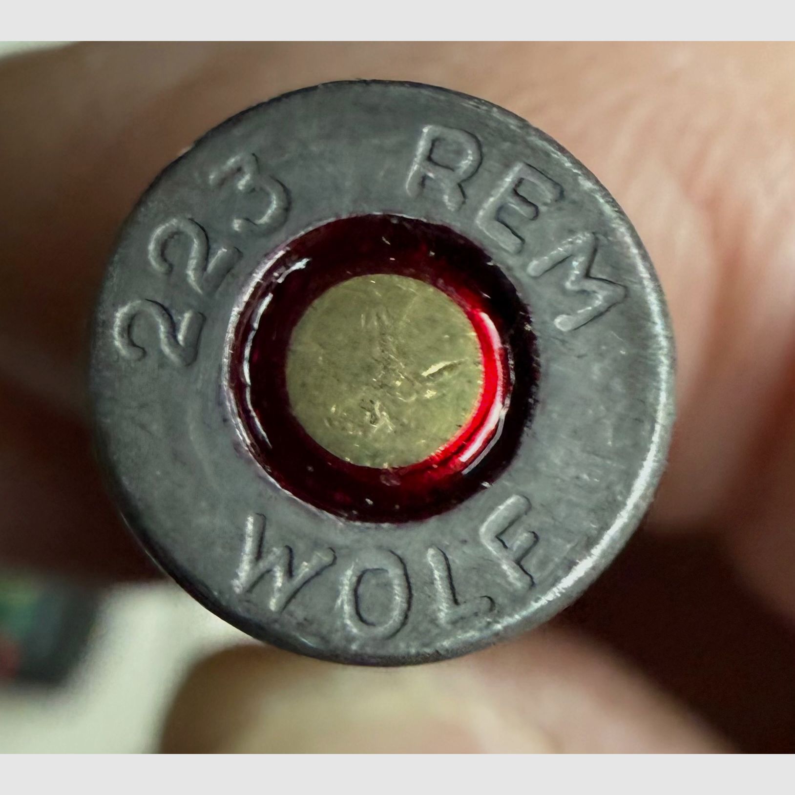 Fucile a ripetizione Remington 700 in calibro .223 REM con ottica Leupold 6–18 VX-II