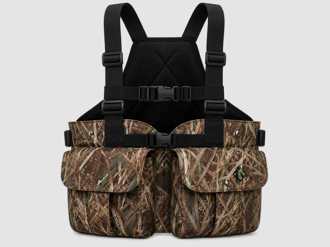 Adaptable hunting vest multi-pocket camo reeds, image 2 of 10