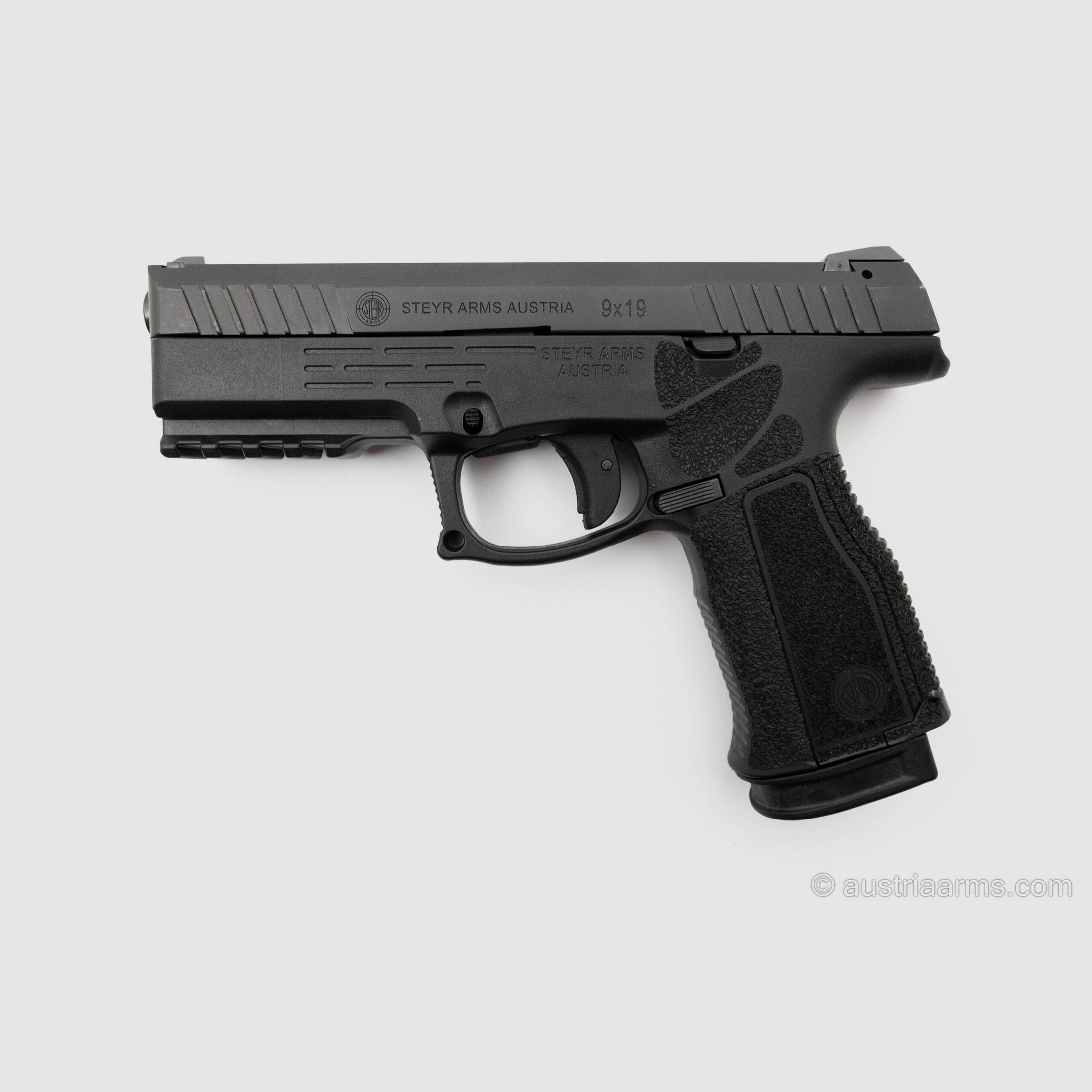 Steyr Arms L9-A2 MF, new weapon, version with contrast point sight, 9 x 19 mm, image 1 of 4
