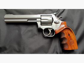Smith & Wesson (S&W) 686 Target Champion .357 Mag. Revolver stainless steel