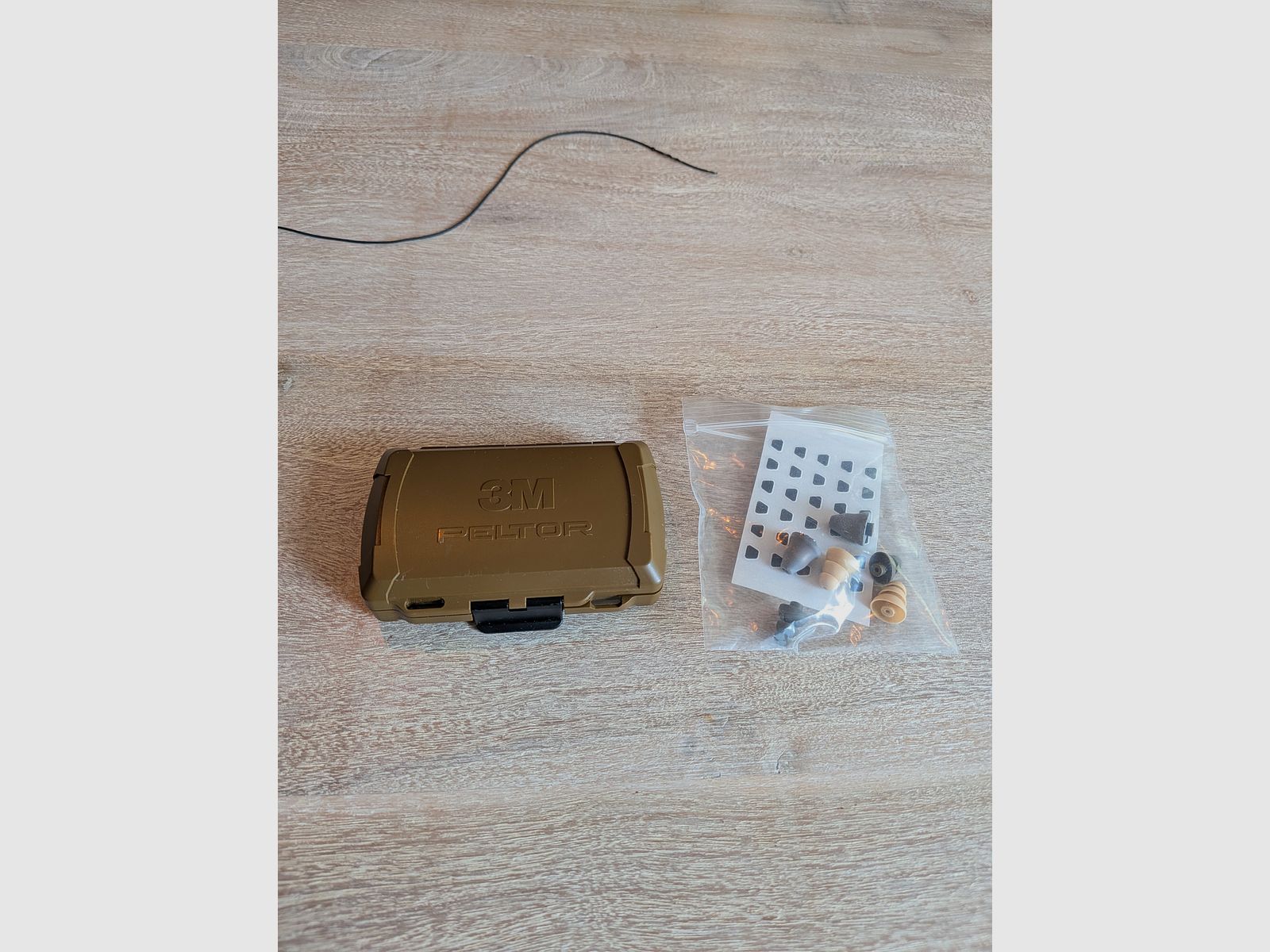3M™ PELTOR™ Elektronische Gehörschutzstöpsel, braun, TEP-300 EU CY