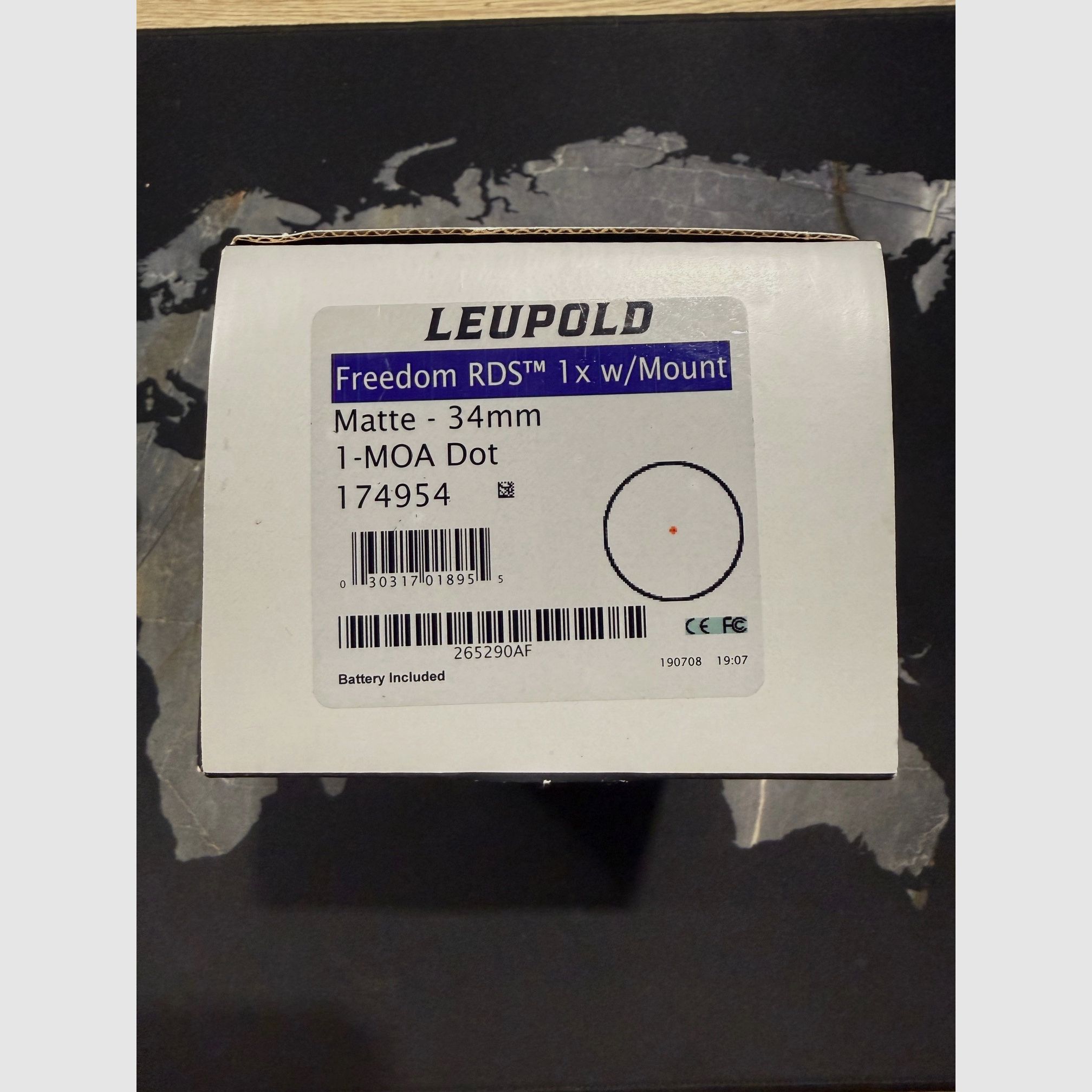 Leupold Freedom RDS con montaje y otro montaje adicional de anillo