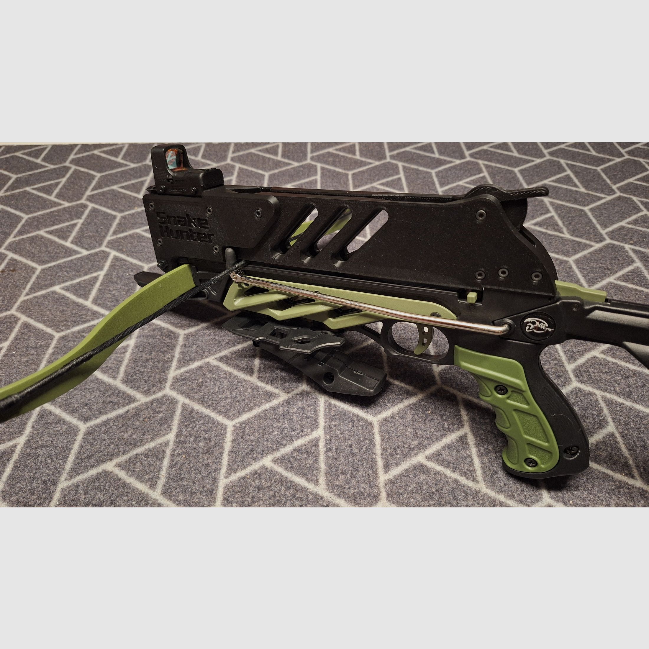 Pistolen-Armbrust "Snake Hunter" 7Schuß Magazin/Red Dot/Tasche-NEU!