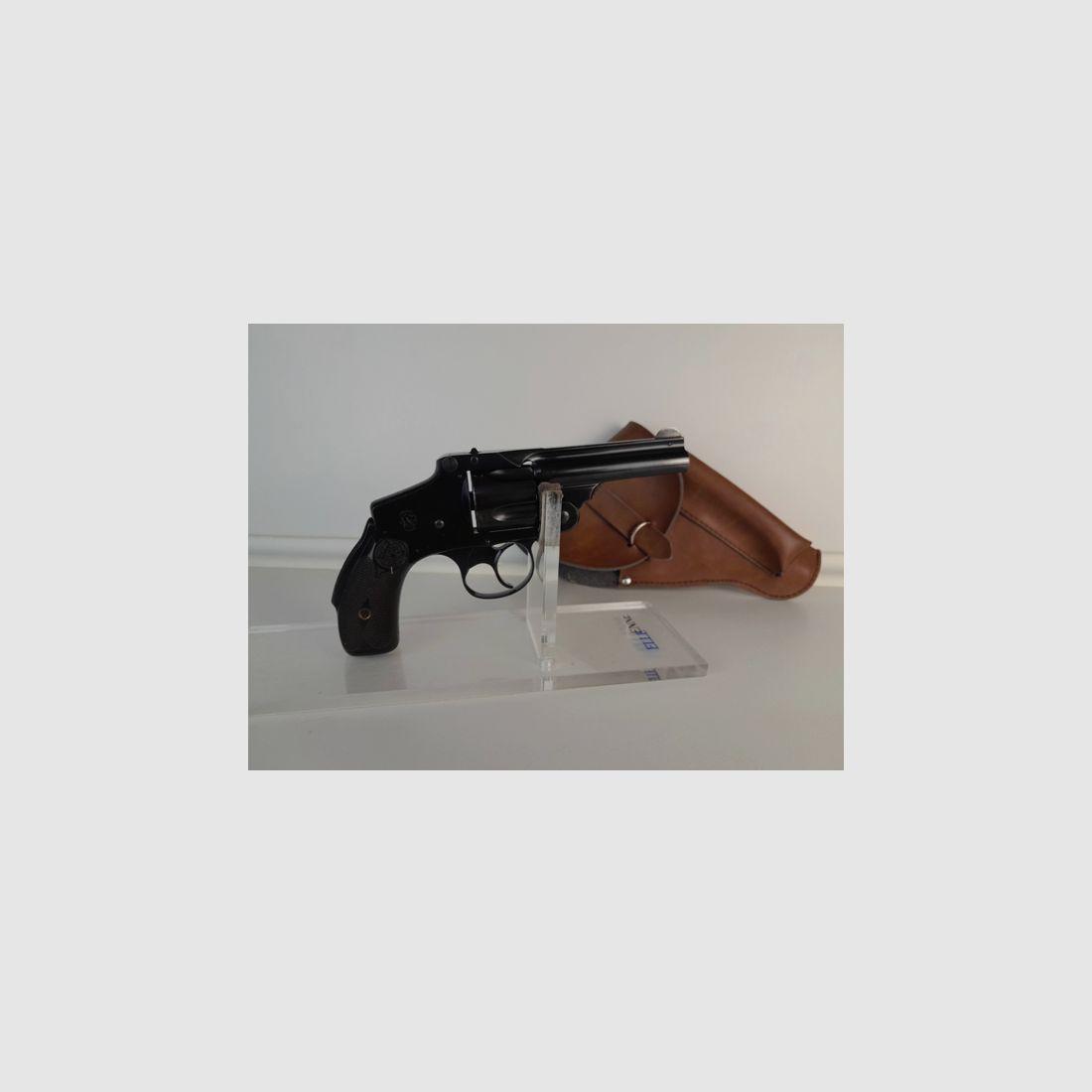 REVOLVER SMITH&WESSON HAMMERLESS >PU943