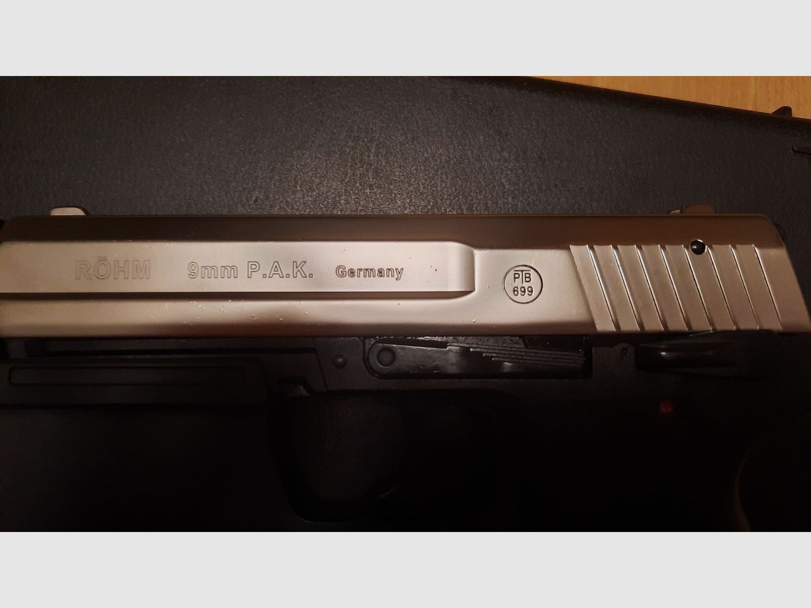 Röhm RG96 Match Nickel Schreckschuss Pistole Kal. 9mm P.A.K. mit 1 extra Magazin