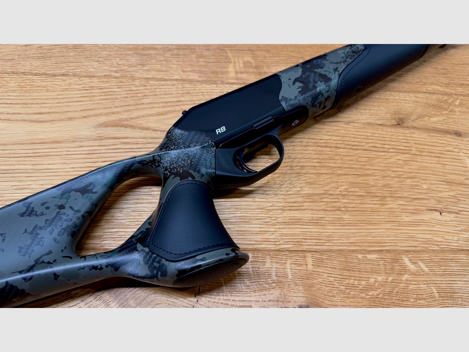 Blaser R8 Ultimate Carbon Huntec Camo carcasa / Atzl Match-caza disparador / Logo plata / Peso semi